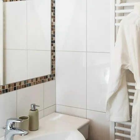 Апартаменти In - Out Nem Alpin